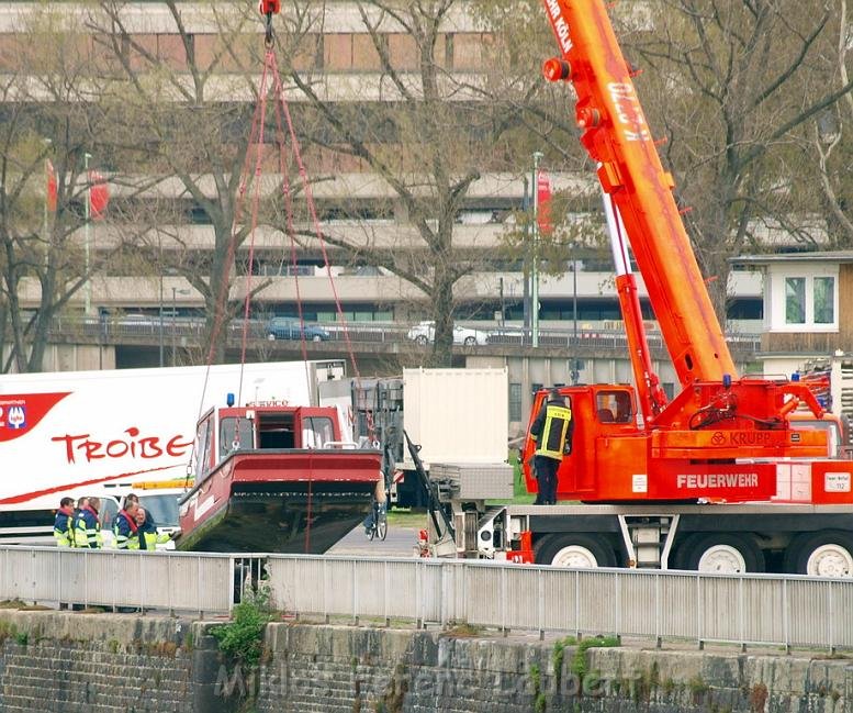 Wartungsarbeiten Rettungsboot Ursula P10.JPG